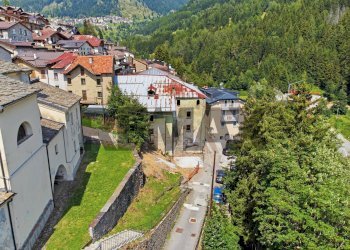Vista delle montagne - Trilocale Via Valle delle Messi
 
21, Ponte di Legno - foto 10