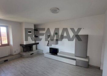Soggiorno - Three-room apartment vicolo trento
9, Capriate San Gervasio - photo 5