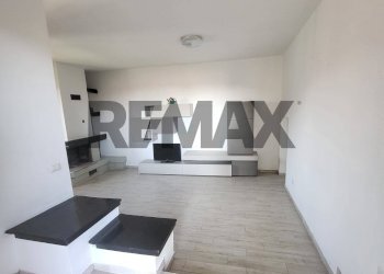 Soggiorno - Three-room apartment vicolo trento
9, Capriate San Gervasio - photo 7