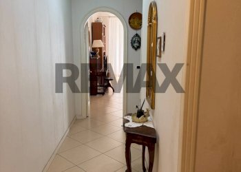 Hall / corridoio - Quadrilocale Via Santa Lucia
 
133, Napoli - foto 4