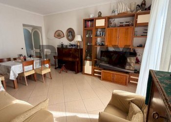 Sala da pranzo - Quadrilocale Via Santa Lucia
 
133, Napoli - foto 6