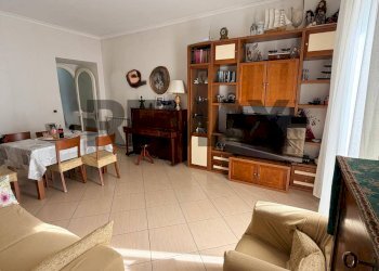 Sala da pranzo - Quadrilocale Via Santa Lucia
 
133, Napoli - foto 7