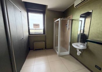 Bagno - Ufficio strada Comunale di Bertolla, 2, Torino (zona Bertolla) - foto 12