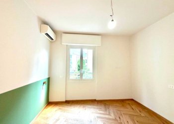 Camera da letto - Trilocale viale Villini Rollino, Genova (zona Sestri Ponente) - foto 10