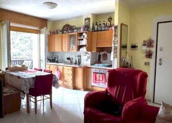 Cucina - Three-room apartment corso Saint-Martin-de-Corleans, 216, Aosta - photo 3
