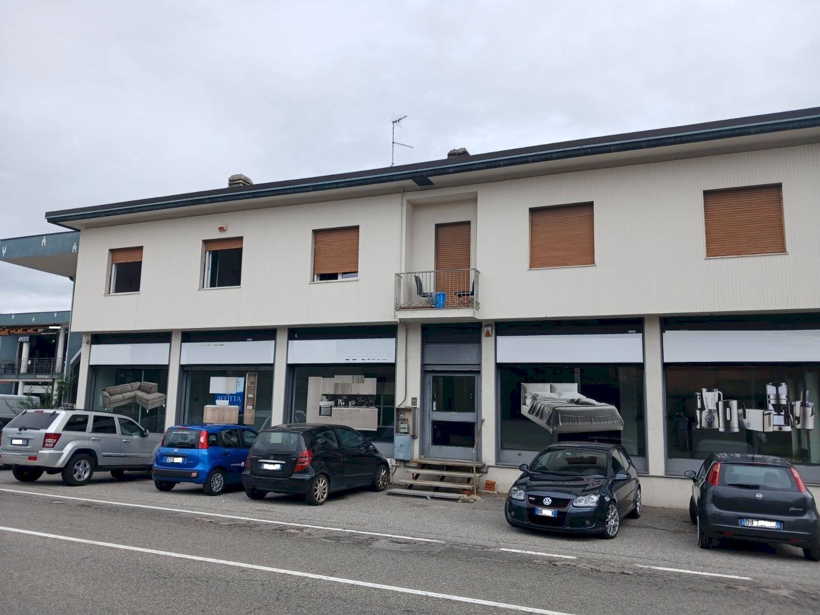Foto 1 - Locale Commerciale VIA STATALE DEI GIOVI
 
7, Fino Mornasco - foto 1