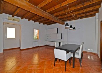 Soggiorno - Trilocale via Capo di Lucca, Bologna (zona Irnerio) - foto 1