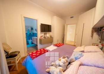 camera da letto - Appartamento alla Torre dell'Amore
 
20A, Genova - foto 10