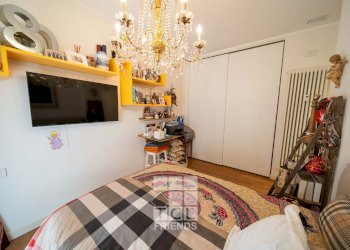 camera da letto - Appartamento alla Torre dell'Amore
 
20A, Genova - foto 18