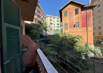 Balcone - Trilocale via Camillo Vianson, 10a, Genova (zona Pegli) - foto 2