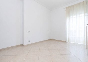 Camera da letto - Two-room apartment via Chiesa della Salute, Torino (neighborhood Borgo Vittoria) - photo 3
