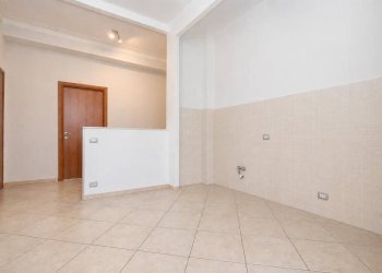Salone - Two-room apartment via Chiesa della Salute, Torino (neighborhood Borgo Vittoria) - photo 4