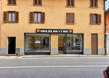 Facciata - Negozio via Luino, 10, Lavena Ponte Tresa - foto 6