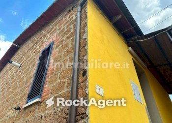 Facciata - Bilocale via Lauretana Sud, 78, Torrita di Siena - foto 2