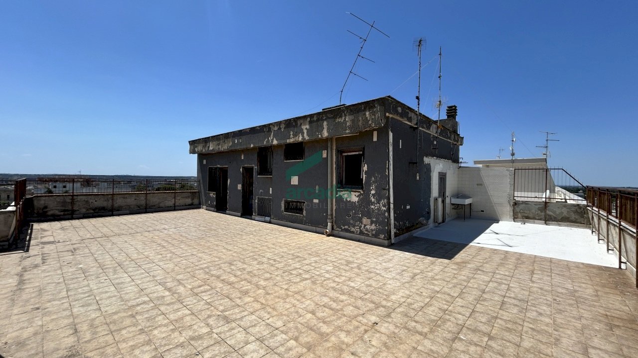 esterno con terrazzo - Attico Viale Tenente Pietro Sbiroli 1, Putignano - foto 2