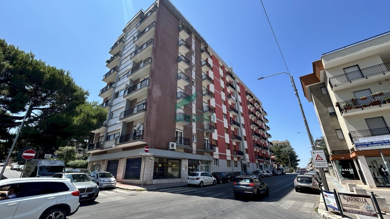 facciata - Attico Viale Tenente Pietro Sbiroli 1, Putignano - foto 3