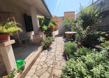 800166865_1297051082500934_4415991234534572812_n - Villa Via Calabria 3, Guidonia Montecelio - foto 5