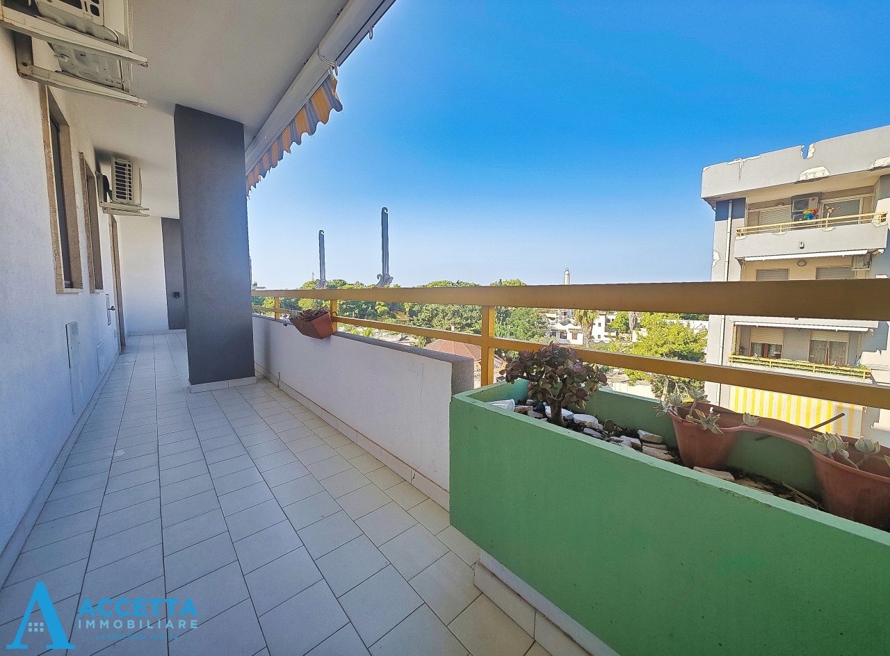 Balcone - Quadrilocale Via Anello di San Cataldo 7, Taranto - foto 3