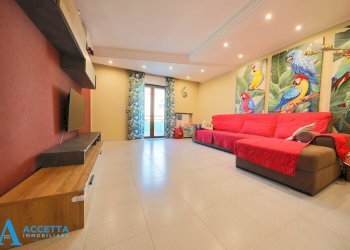 Soggiorno - Quadrilocale Via Anello di San Cataldo 7, Taranto - foto 7