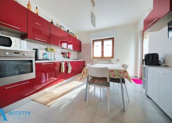 Cucina - Quadrilocale Via Anello di San Cataldo 7, Taranto - foto 9
