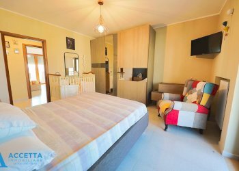 Camera da letto - Quadrilocale Via Anello di San Cataldo 7, Taranto - foto 18