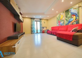Soggiorno - Quadrilocale Via Anello di San Cataldo 7, Taranto - foto 23