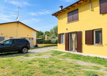Semi-detached house Via Valle, Galliera - photo 2