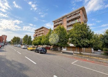 Four-room apartment Via alcide de gasperi, Ivrea - photo 1