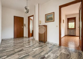 Four-room apartment Via alcide de gasperi, Ivrea - photo 3