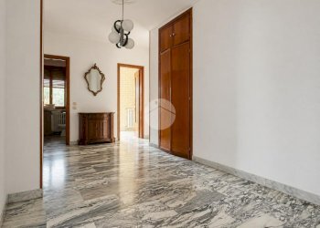 Four-room apartment Via alcide de gasperi, Ivrea - photo 4