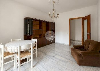 Four-room apartment Via alcide de gasperi, Ivrea - photo 7