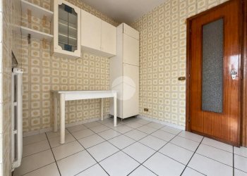 Four-room apartment Via alcide de gasperi, Ivrea - photo 9