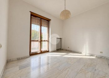 Four-room apartment Via alcide de gasperi, Ivrea - photo 11