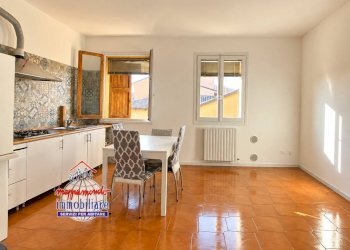 Foto 5 - Three-room apartment PIAZZA DELLA REPUBBLICA
 
10, Galliera - photo 5