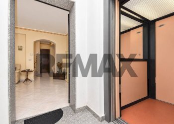 Hall / corridoio - Trilocale Via Pozzo
 
75, Aci Catena - foto 34