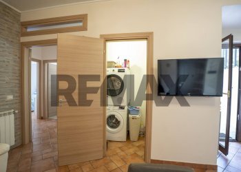 Lavanderia - Trilocale Via Lucca
 
7, San Giovanni la Punta - foto 27