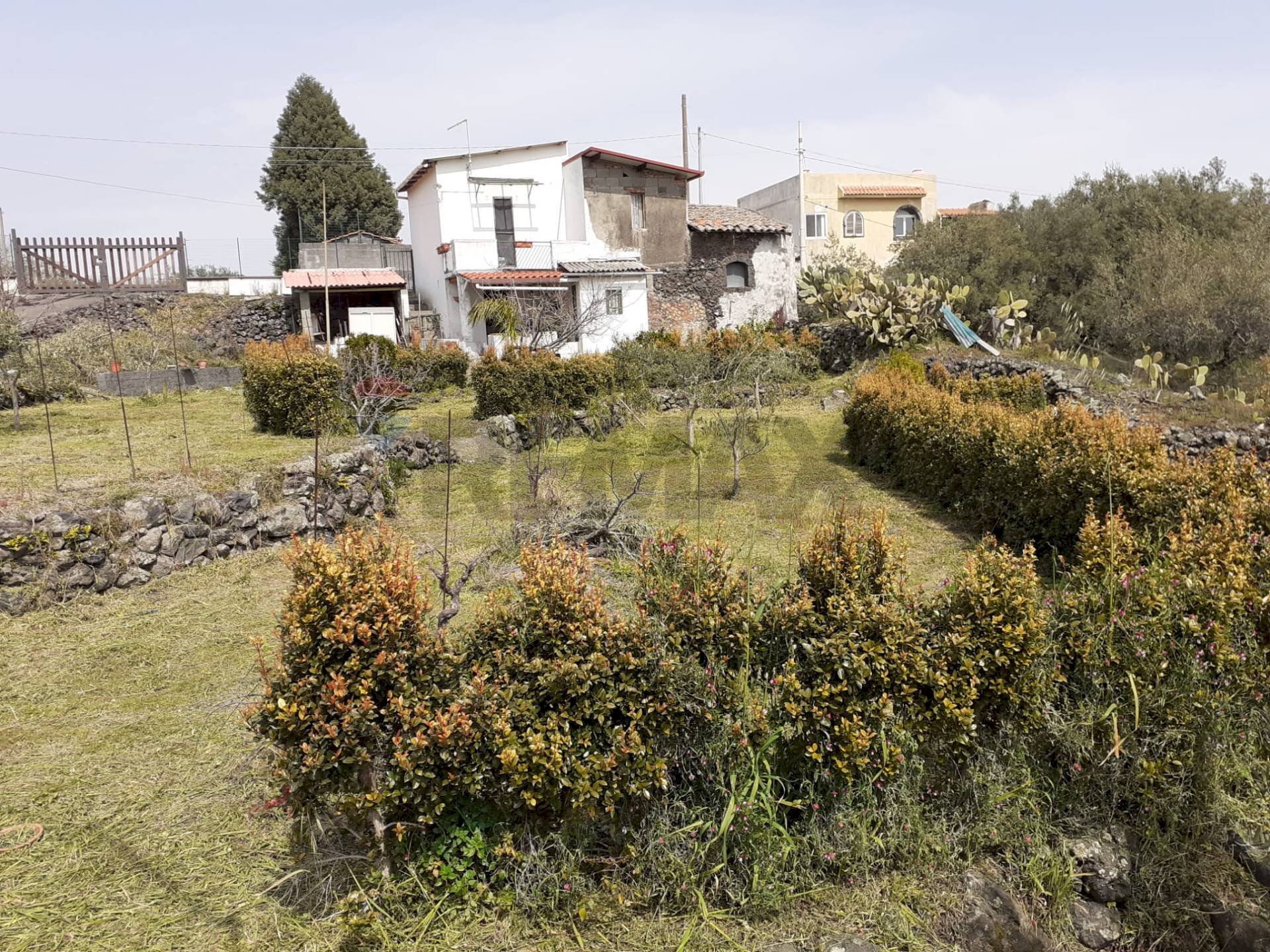 Casa all\'aperto - Casa semi indipendente Contrada Sciarelle
 
15, Piedimonte Etneo - foto 1