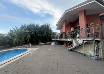 Piscina - Villa Via Alcide de Gasperi
 
23, Pedara - foto 1