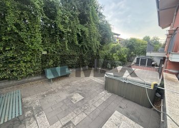 Terrazza - Villa Via Alcide de Gasperi
 
23, Pedara - foto 10