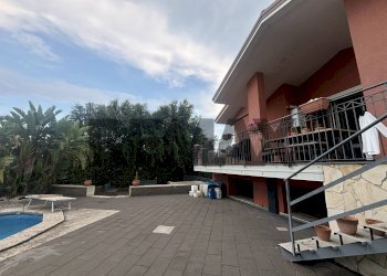Terrazza - Villa Via Alcide de Gasperi
 
23, Pedara - foto 11