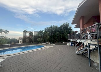 Piscina - Villa Via Alcide de Gasperi
 
23, Pedara - foto 14