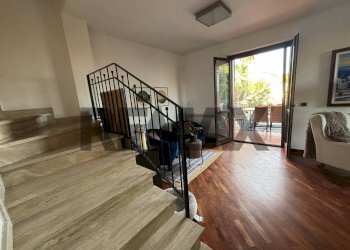 Scale - Villa Via Alcide de Gasperi
 
23, Pedara - foto 15