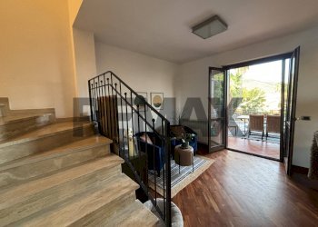 Scale - Villa Via Alcide de Gasperi
 
23, Pedara - foto 20