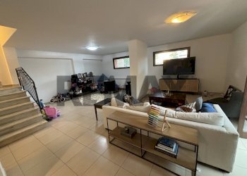 Soggiorno - Villa Via Alcide de Gasperi
 
23, Pedara - foto 32