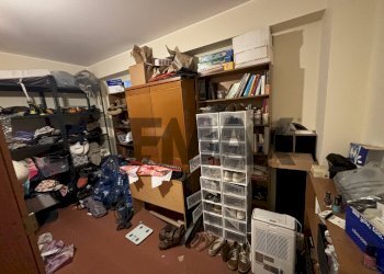 Dispensa di stoccaggio - Villa Via Alcide de Gasperi
 
23, Pedara - foto 44