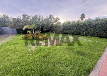 Giardino - Villa Via Alcide de Gasperi
 
23, Pedara - foto 48