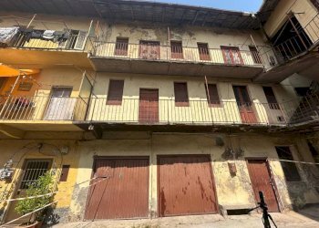 Facciata - Casa indipendente piazza Annibale Casolo, Somma Lombardo - foto 1