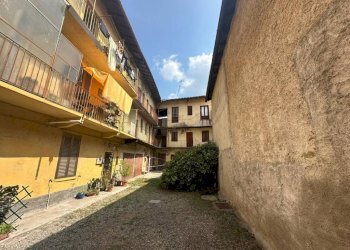 Cortile interno - Casa indipendente piazza Annibale Casolo, Somma Lombardo - foto 4