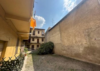 Cortile interno - Casa indipendente piazza Annibale Casolo, Somma Lombardo - foto 7