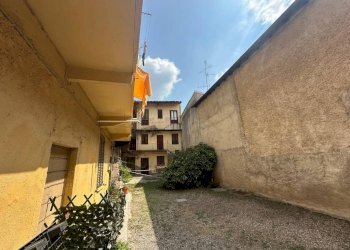 Cortile interno - Casa indipendente piazza Annibale Casolo, Somma Lombardo - foto 8